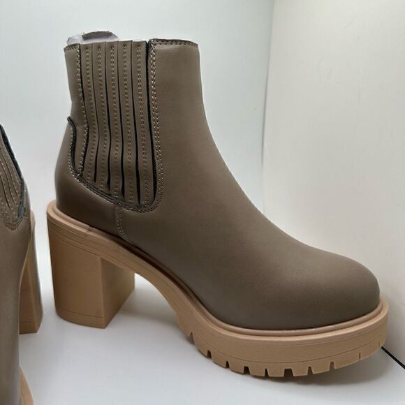 CUSHIONAIRE Women's chelsea boot +Memory Foam 7.5 WIDE TAUPE - Picture 6 of 7